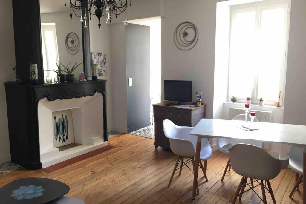 Appartement De Caractere Avec Terrasse. 拉罗歇尔 外观 照片